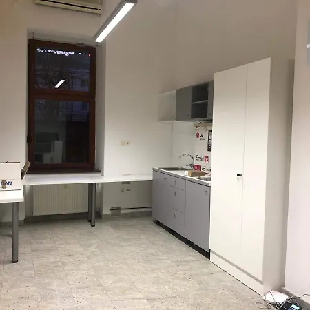 ホステル Opera *