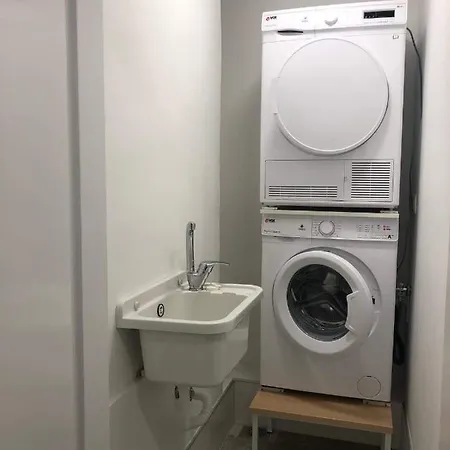 Opera ホステル *