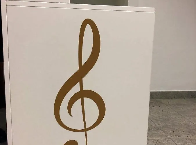 بيت شباب Opera