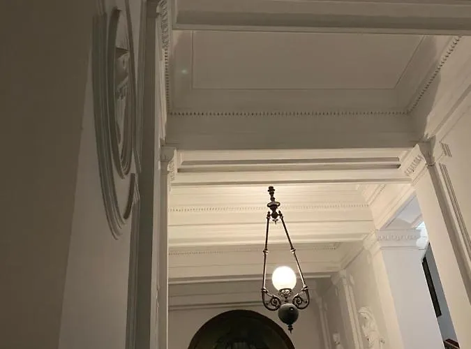 Opera بيت شباب