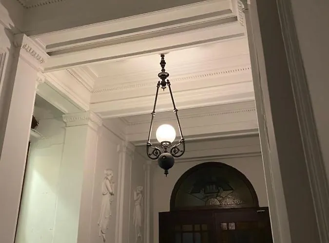 Opera بيت شباب ليوبليانا