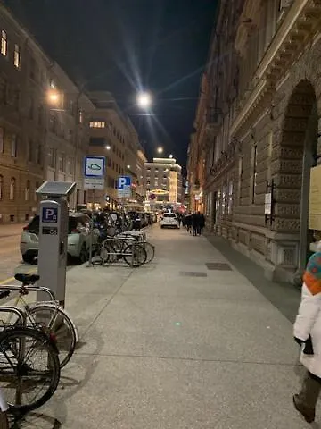 Opera بيت شباب